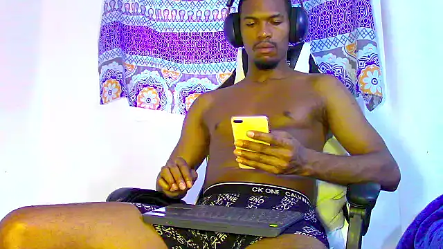 Amir mikelsen online show from 09.18.25