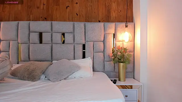 Saori newman online show from 02.20.25