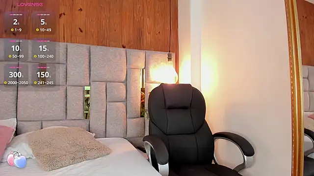 Saori newman online show from 10.11.25