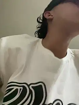 Snapshot of breiderxexiboys chatting on 12.12.24 breiderxexiboys online show from 12.12.24