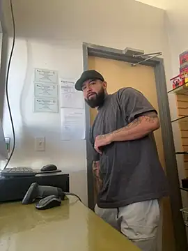 Snapshot of jr91esl chatting on 02.05.25 jr91esl online show from 02.05.25