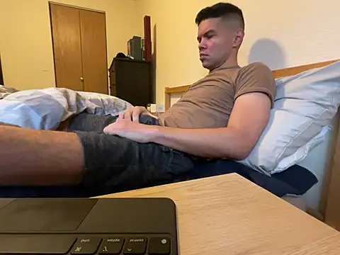 Snapshot of Shipmate-boricua chatting on 12.27.24 Shipmate-boricua online show from 12.27.24