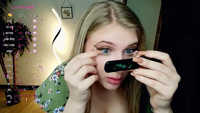 Evacadooo online show from 01.25.25