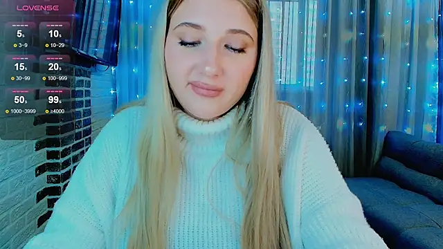 Evacadooo online show from 10.04.25