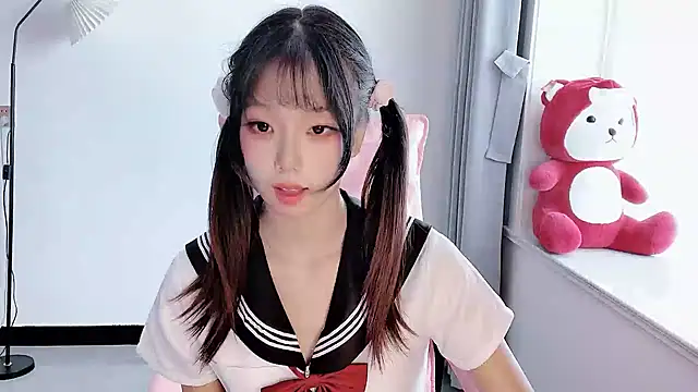 Snapshot of Z-long chatting on 10.22.25 Z-long online show from 10.22.25