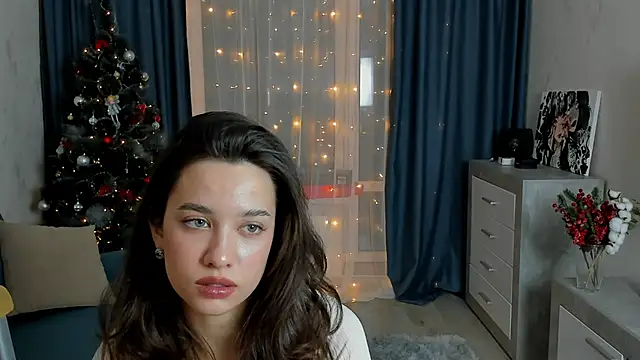 Snapshot of EmeliaReaper chatting on 02.17.25 EmeliaReaper online show from 02.17.25