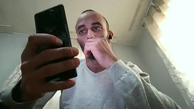 Snapshot of kisandgioni chatting on 12.23.24 kisandgioni online show from 12.23.24