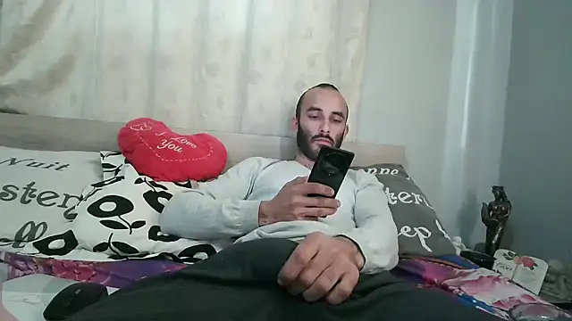 Snapshot of kisandgioni chatting on 01.04.25 kisandgioni online show from 01.04.25