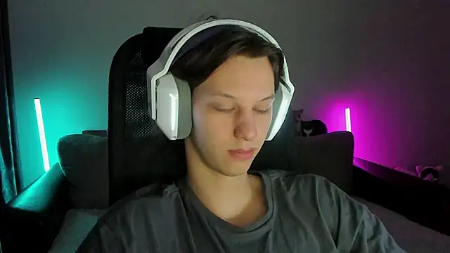 Snapshot of Ostin_meow chatting on 02.08.26 Ostin meow online show from 02.08.26