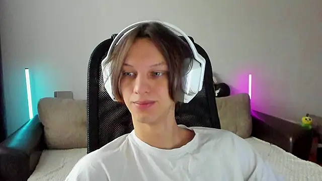 Snapshot of Ostin_meow chatting on 02.10.26 Ostin meow online show from 02.10.26