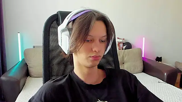 Snapshot of Ostin_meow chatting on 02.12.26 Ostin meow online show from 02.12.26