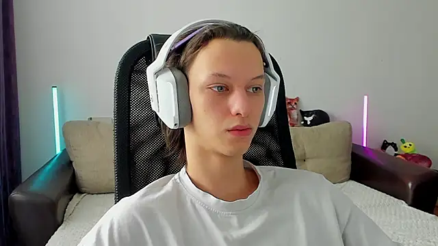 Snapshot of Ostin_meow chatting on 02.23.26 Ostin meow online show from 02.23.26