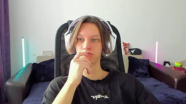 Snapshot of Ostin_meow chatting on 02.24.26 Ostin meow online show from 02.24.26