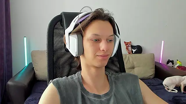 Snapshot of Ostin_meow chatting on 02.27.26 Ostin meow online show from 02.27.26