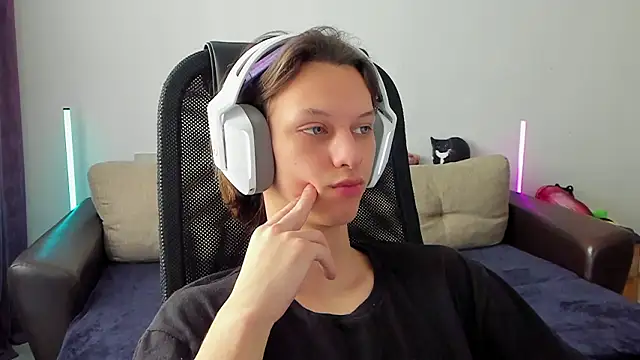 Snapshot of Ostin_meow chatting on 03.02.26 Ostin meow online show from 03.02.26