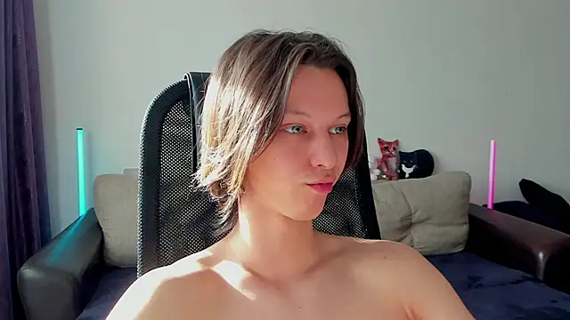 Snapshot of Ostin_meow chatting on 04.24.26 Ostin meow online show from 04.24.26