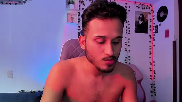 Raf brunette online show from 02.28.25