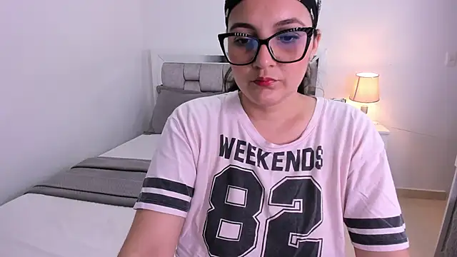 Camilaa bueno online show from 04.14.26