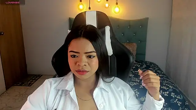 Any topless online show from 02.22.25