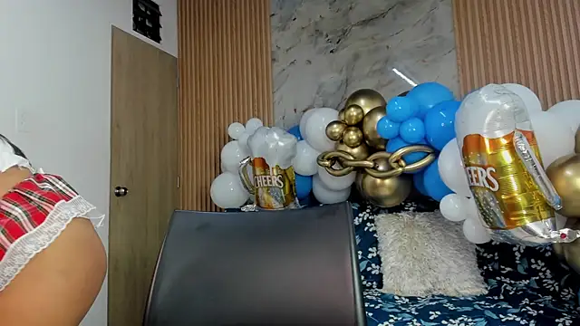 Any topless online show from 09.24.25