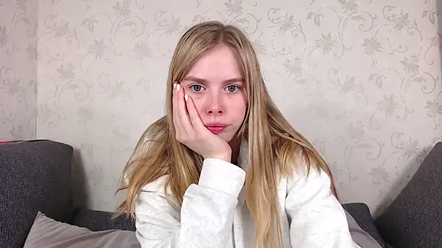 Snapshot of sofiaa_here chatting on 04.26.26 sofiaa here online show from 04.26.26