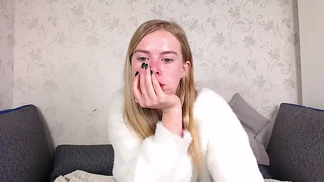 Snapshot of sofiaa_here chatting on 05.17.26 sofiaa here online show from 05.17.26