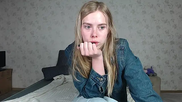 Snapshot of sofiaa_here chatting on 05.21.26 sofiaa here online show from 05.21.26