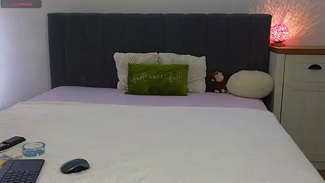 LauraMirage online show from 11.13.25