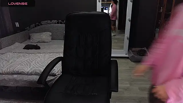 Aria Dl online show from 12.17.25