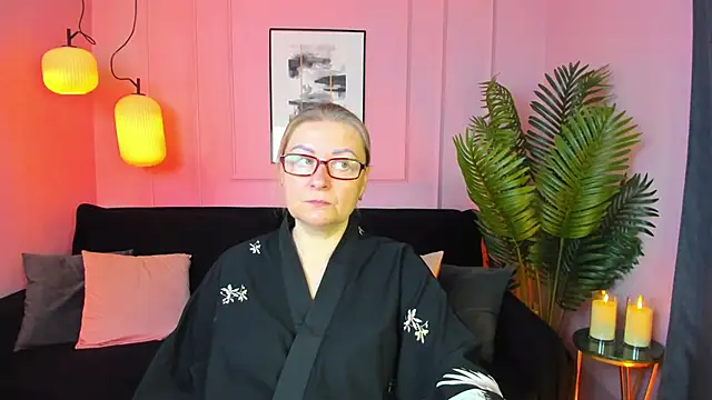 AlexandraKind online show from 10.23.25