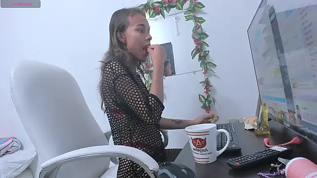 lulu 25  online show from 12.31.24