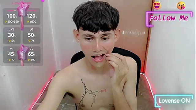 Snapshot of tanjiro_cute chatting on 01.10.25 tanjiro cute online show from 01.10.25