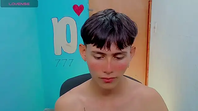 Snapshot of tanjiro_cute chatting on 04.20.26 tanjiro cute online show from 04.20.26