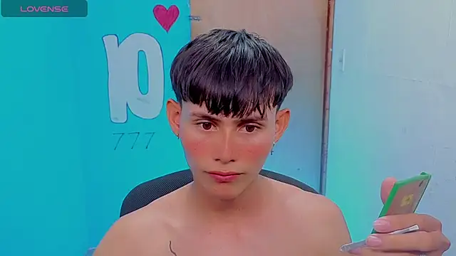Snapshot of tanjiro_cute chatting on 04.21.26 tanjiro cute online show from 04.21.26