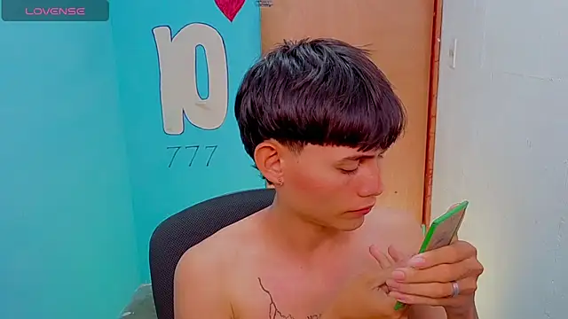 Snapshot of tanjiro_cute chatting on 04.28.26 tanjiro cute online show from 04.28.26