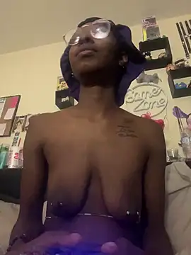 Snapshot of GoddessxDutchessx chatting on 02.15.25 GoddessxDutchessx online show from 02.15.25