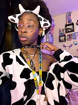 Snapshot of GoddessxDutchessx chatting on 11.29.25 GoddessxDutchessx online show from 11.29.25