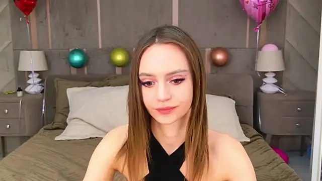 Snapshot of RebeccaMartons chatting on 02.17.25 RebeccaMartons online show from 02.17.25