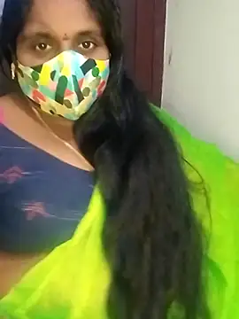 Snapshot of Sexy_Radhikaa chatting on 11.06.25 Sexy Radhikaa online show from 11.06.25