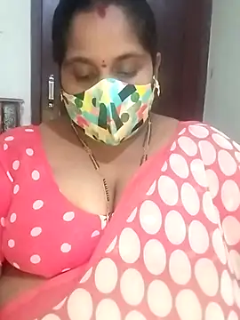 Snapshot of Sexy_Radhikaa chatting on 11.07.25 Sexy Radhikaa online show from 11.07.25