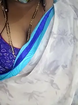 Snapshot of Sexy_Radhikaa chatting on 11.08.25 Sexy Radhikaa online show from 11.08.25
