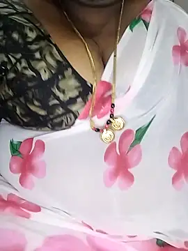 Snapshot of Sexy_Radhikaa chatting on 11.12.25 Sexy Radhikaa online show from 11.12.25