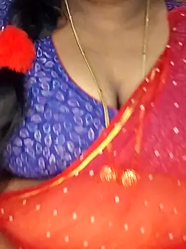 Snapshot of Sexy_Radhikaa chatting on 11.18.25 Sexy Radhikaa online show from 11.18.25