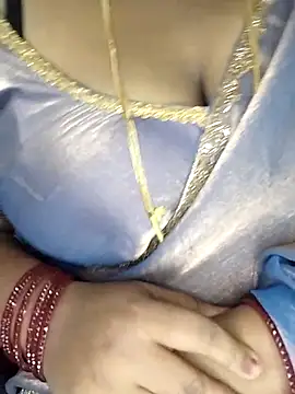 Snapshot of Sexy_Radhikaa chatting on 03.05.26 Sexy Radhikaa online show from 03.05.26