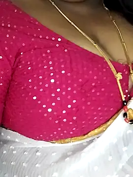 Snapshot of Sexy_Radhikaa chatting on 03.09.26 Sexy Radhikaa online show from 03.09.26