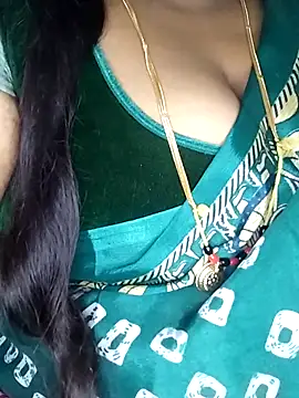 Snapshot of Sexy_Radhikaa chatting on 03.10.26 Sexy Radhikaa online show from 03.10.26
