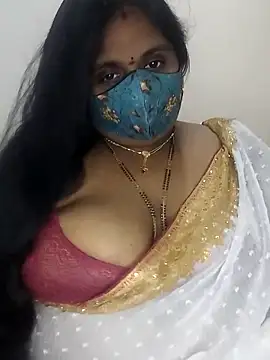 Snapshot of Sexy_Radhikaa chatting on 03.16.26 Sexy Radhikaa online show from 03.16.26
