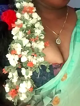 Snapshot of Sexy_Radhikaa chatting on 06.03.26 Sexy Radhikaa online show from 06.03.26