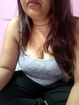 Snapshot of _nishalove19 chatting on 03.18.25 nishalove19 online show from 03.18.25
