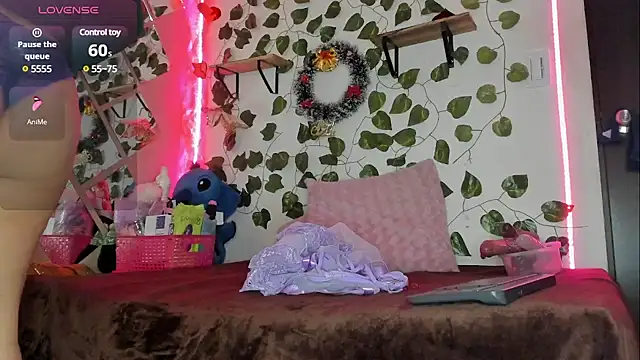 Snapshot of Megan_sophia2 chatting on 12.07.24 Megan sophia2 online show from 12.07.24